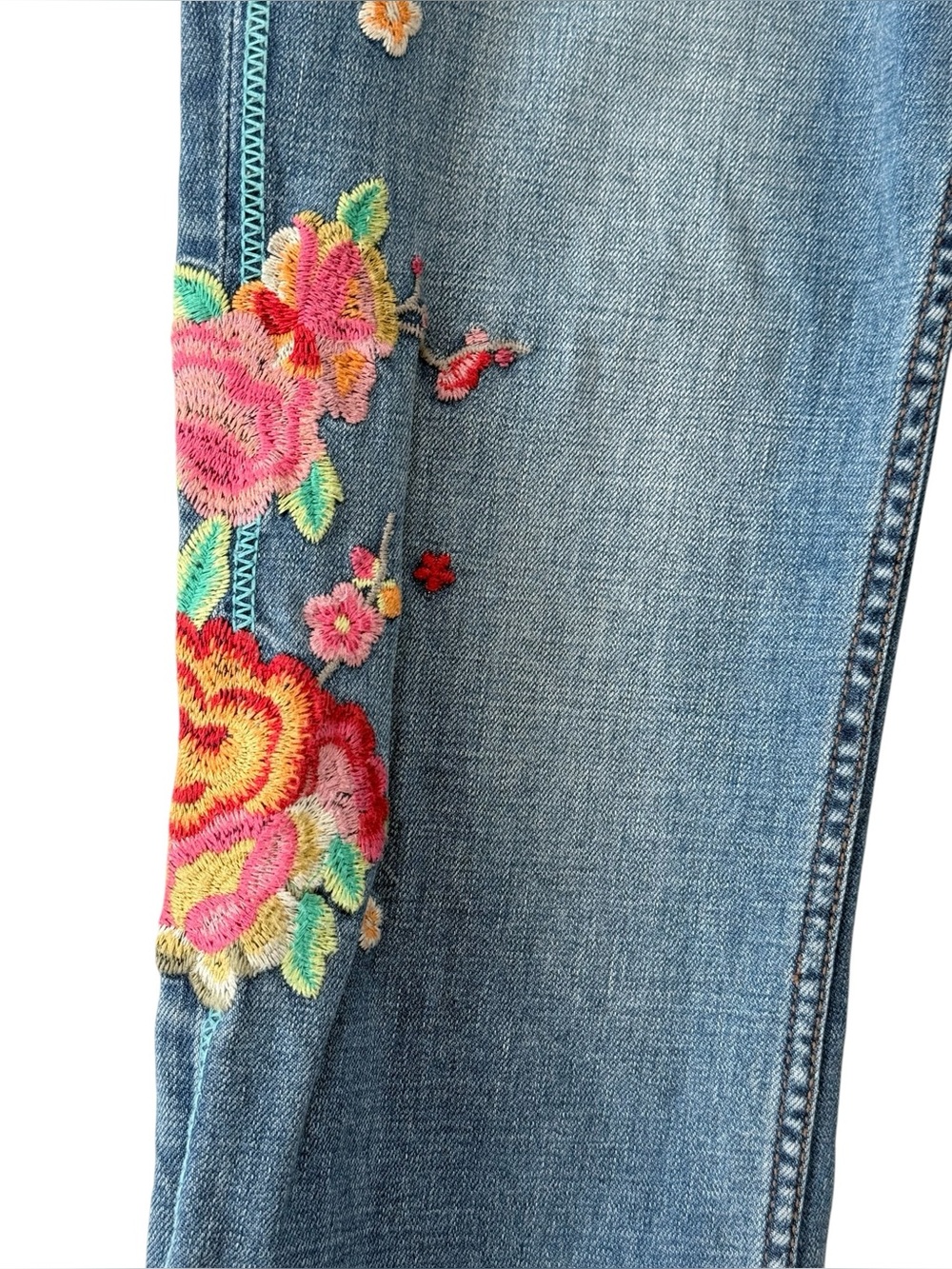 Johnny Was The Blossom Boyfriend Jean Embroidered Low Rise Straight-Leg Size 27 - Picture 3 of 13